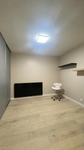 Local professionnel de 103m2 - Proche Ligne 14 à Clichy