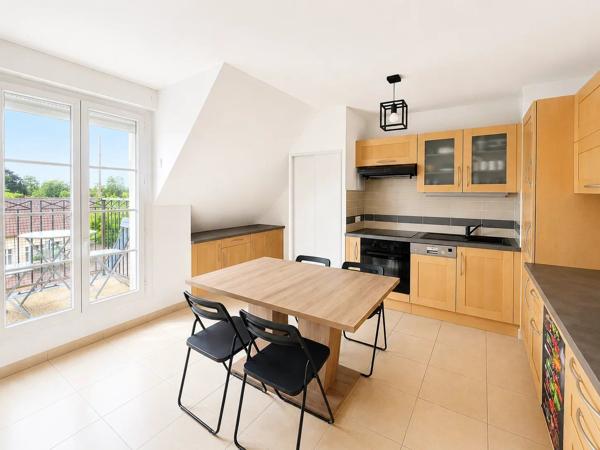 Vente                                                      Appartement
                        
                     3 pièces                      52 m2                     à Fontenay-Trésigny