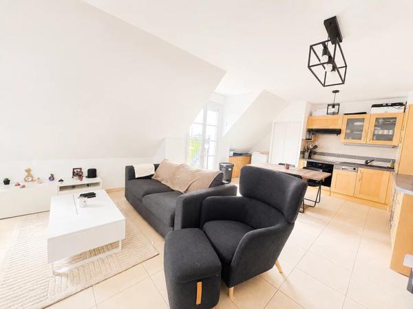 Vente                                                      Appartement
                        
                     3 pièces                      52 m2                     à Fontenay-Trésigny