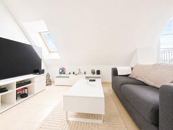 Vente                                                      Appartement
                        
                     3 pièces                      52 m2                     à Fontenay-Trésigny
