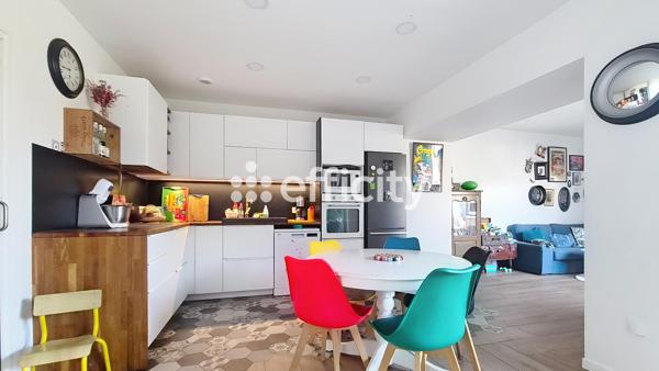 Maison
         6 pièces
        - 118 m² Exclusivité 295 000 € *