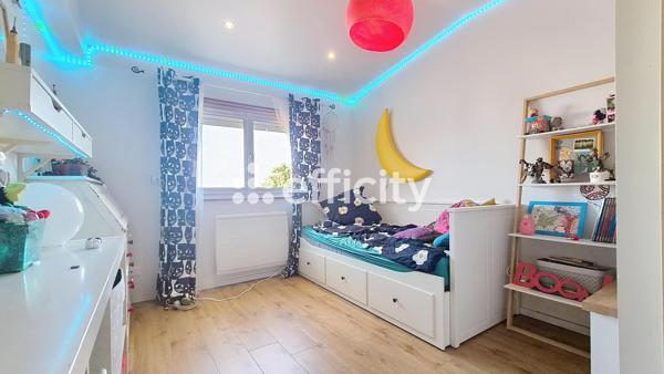 Maison
         6 pièces
        - 118 m² Exclusivité 295 000 € *