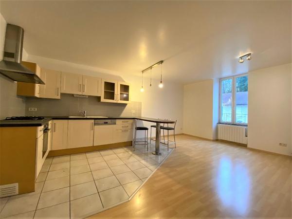 Appartement Montmorot / 4 pièces / 2 chambres / 80.77 m²