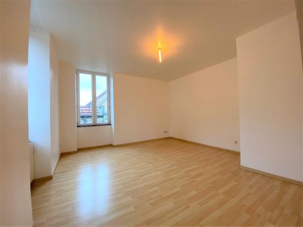 Appartement Montmorot / 4 pièces / 2 chambres / 80.77 m²