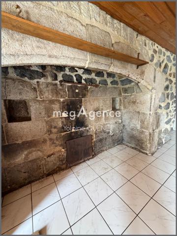 Maison à SAINT-MARTIN-SOUS-VIGOUROUX, 15230 - 4 pièces 137m²