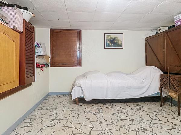 Manosque maison 3 pièces sous-sol, cave et garage