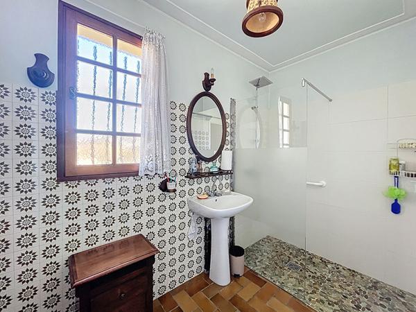 Manosque maison 3 pièces sous-sol, cave et garage