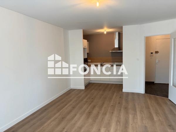 Location Appartement 2 pièces 48.43 m² - 10 AVENUE FRANCIS BOUET Cholet 49300