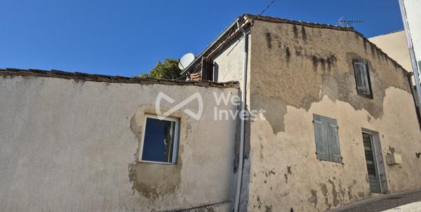 Maison de village avec vue dégagée et remise attenante à Brézilhac (11270)