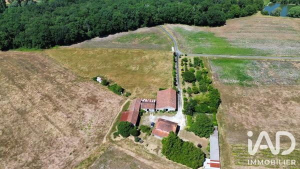 Maison à vendre 8 pièces 174 m² Coteaux-du-Blanzacais