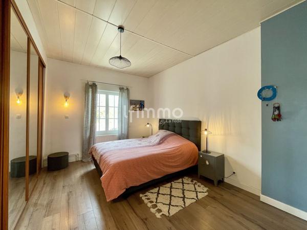 Spacieuse maison familiale sur vaste terrain avec garage