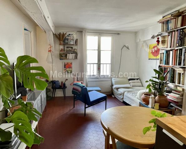 Marais-Saint-Paul : deux pièces sur cour