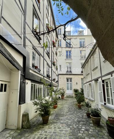 Marais-Saint-Paul : deux pièces sur cour