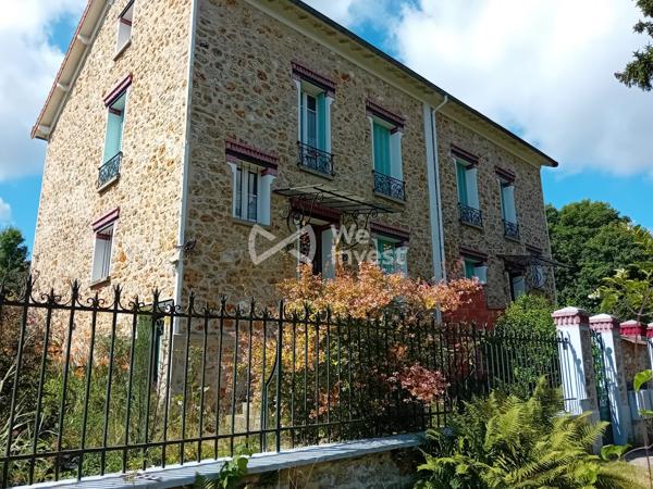 Maison en pierres meulières de charme avec combles aménagés