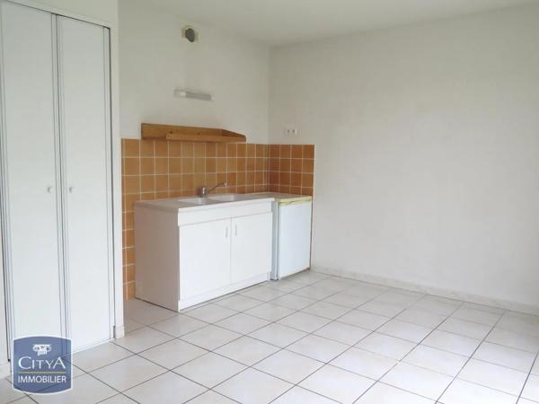 Appartement à louer 1 pièce 22.15m² Nîmes (30900)