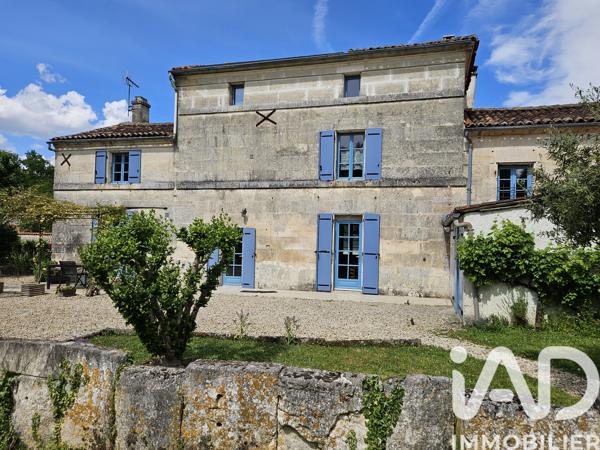 Maison à vendre 8 pièces 201,12 m² Saint-Même-les-Carrières