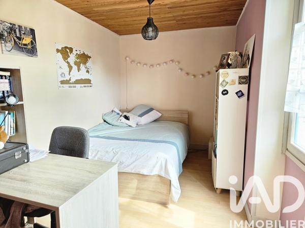 Maison à vendre 8 pièces 201,12 m² Saint-Même-les-Carrières