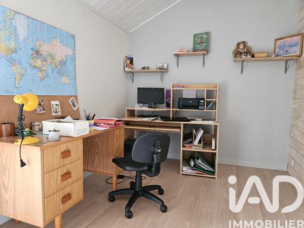 Maison à vendre 8 pièces 201,12 m² Saint-Même-les-Carrières