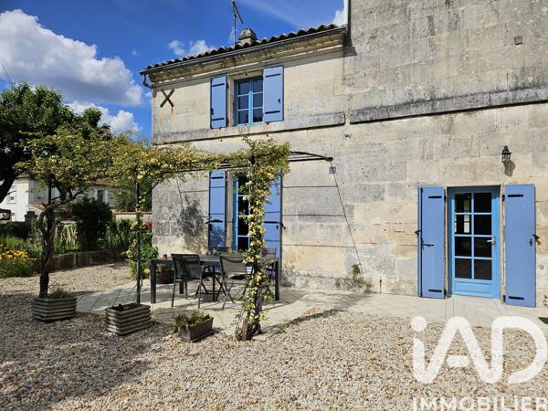Maison à vendre 8 pièces 201,12 m² Saint-Même-les-Carrières