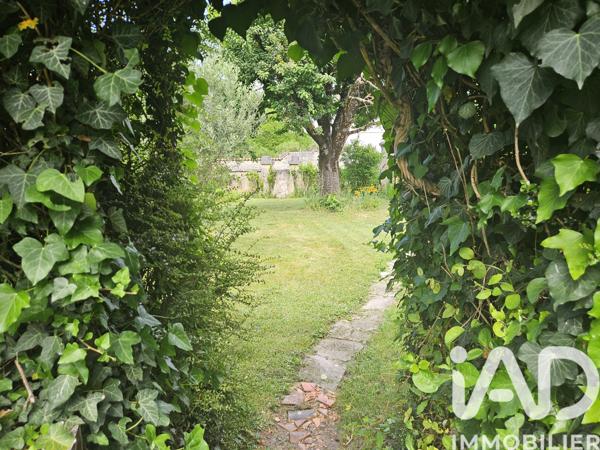 Maison à vendre 8 pièces 201,12 m² Saint-Même-les-Carrières