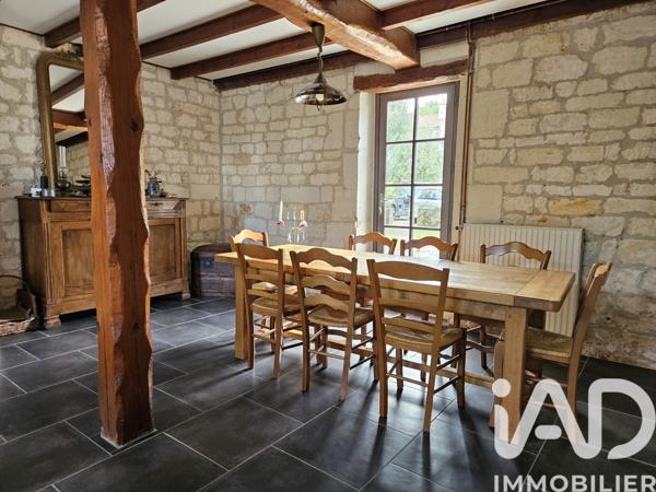 Maison à vendre 8 pièces 201,12 m² Saint-Même-les-Carrières