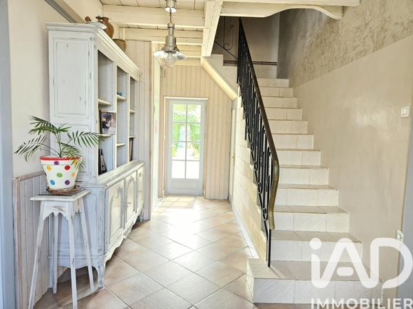 Maison à vendre 8 pièces 201,12 m² Saint-Même-les-Carrières