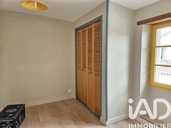 Maison à vendre 8 pièces 201,12 m² Saint-Même-les-Carrières