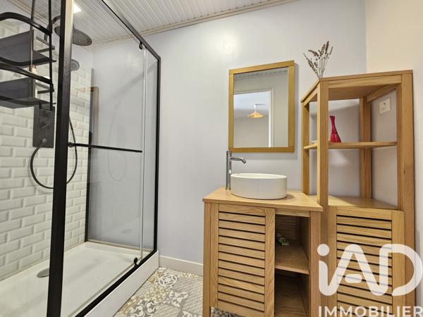 Maison à vendre 8 pièces 201,12 m² Saint-Même-les-Carrières