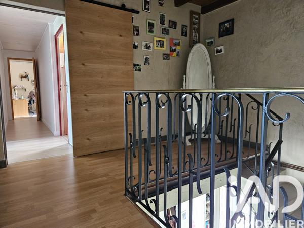 Maison à vendre 8 pièces 201,12 m² Saint-Même-les-Carrières