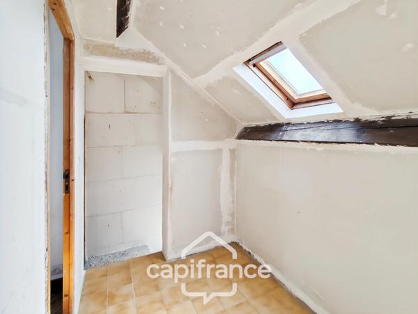 Maison à vendre 5 pièces BESSE SUR BRAYE (72) - terrain de 219 m² -