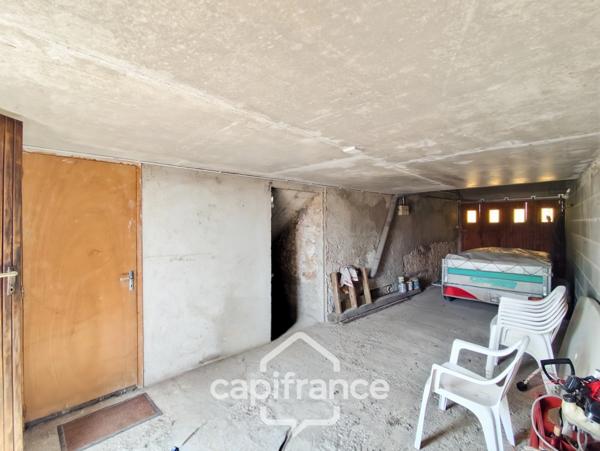 Maison à vendre 5 pièces BESSE SUR BRAYE (72) - terrain de 219 m² -