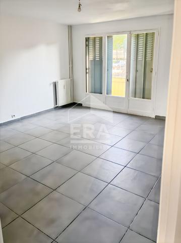 Appartement Salon De Provence 3 pièce(s)