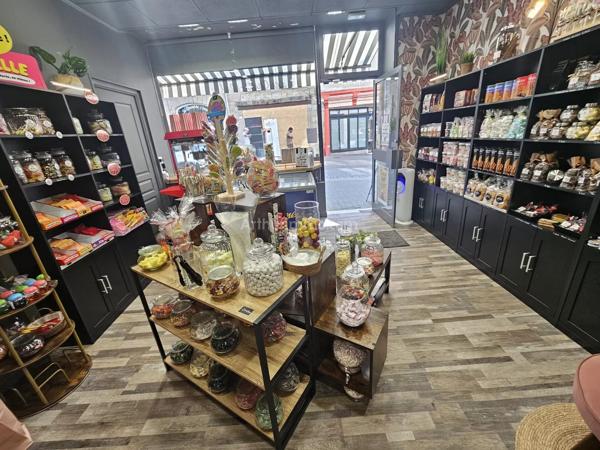 Vente                                                      Local commercial
                        
                     2 pièces                                         à Guingamp