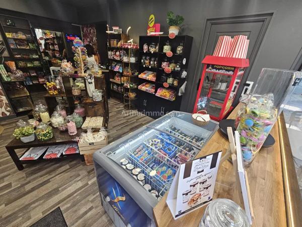 Vente                                                      Local commercial
                        
                     2 pièces                                         à Guingamp