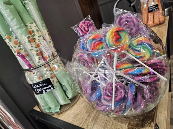 Vente                                                      Local commercial
                        
                     2 pièces                                         à Guingamp
