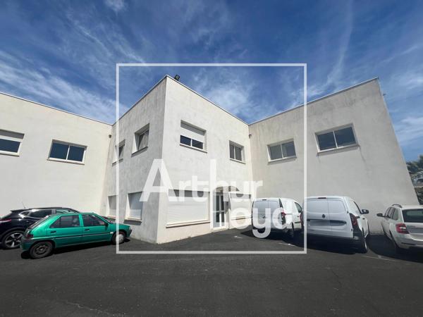 Bureaux en location à Pérols avec 4 parkings privatifs en duplex