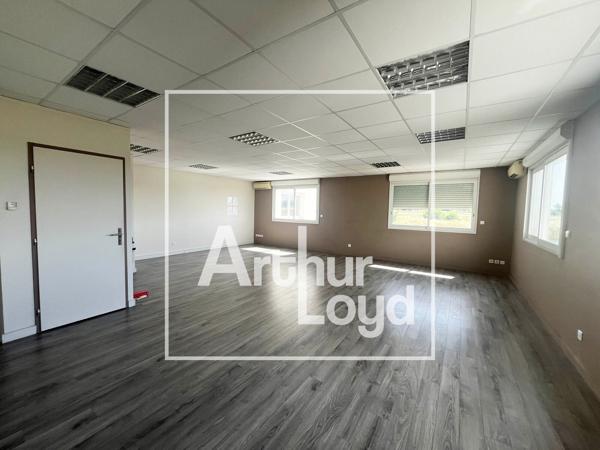 Bureaux en location à Pérols avec 4 parkings privatifs en duplex