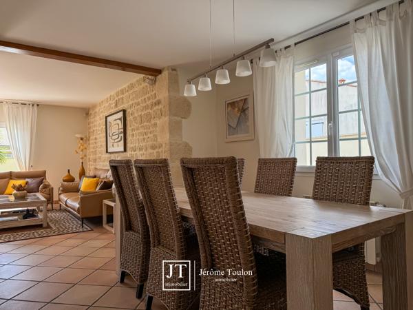 Maison
                                                                                                                                                                                                                                                                                                                        5 pièce(s)                                                                                                                                                                                                          4 chambre(s)                                                                                                                                                                                                          155  m²