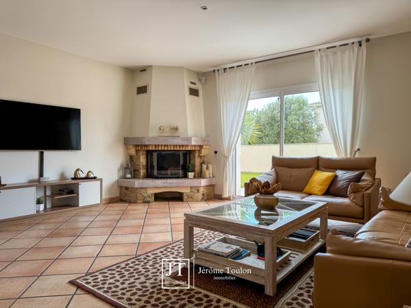Maison
                                                                                                                                                                                                                                                                                                                        5 pièce(s)                                                                                                                                                                                                          4 chambre(s)                                                                                                                                                                                                          155  m²