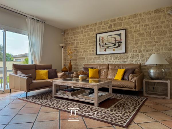 Maison
                                                                                                                                                                                                                                                                                                                        5 pièce(s)                                                                                                                                                                                                          4 chambre(s)                                                                                                                                                                                                          155  m²
