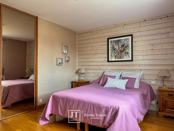Maison
                                                                                                                                                                                                                                                                                                                        5 pièce(s)                                                                                                                                                                                                          4 chambre(s)                                                                                                                                                                                                          155  m²