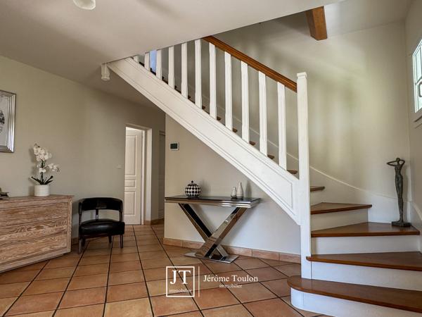 Maison
                                                                                                                                                                                                                                                                                                                        5 pièce(s)                                                                                                                                                                                                          4 chambre(s)                                                                                                                                                                                                          155  m²