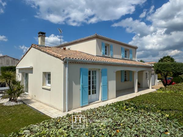 Maison
                                                                                                                                                                                                                                                                                                                        5 pièce(s)                                                                                                                                                                                                          4 chambre(s)                                                                                                                                                                                                          155  m²