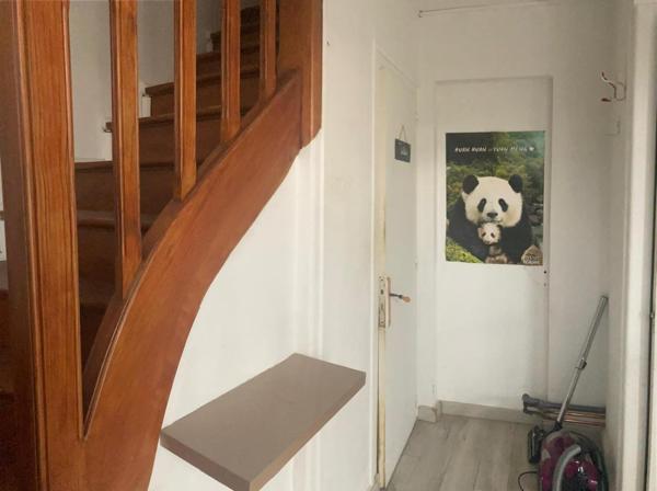 maison de ville non mitoyenne  avec étages 3 chambres et jardinet