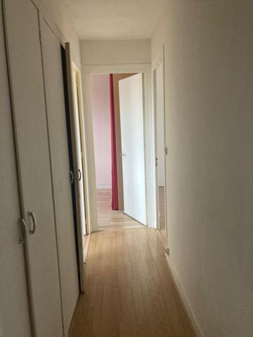 maison de ville non mitoyenne  avec étages 3 chambres et jardinet