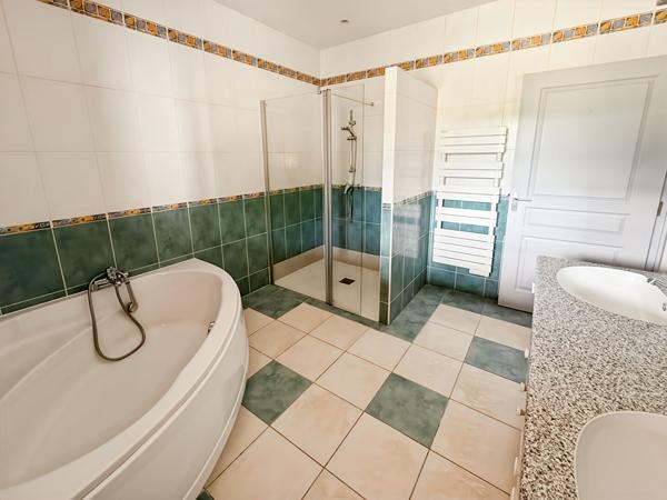Charmante Maison avec 8 chambres