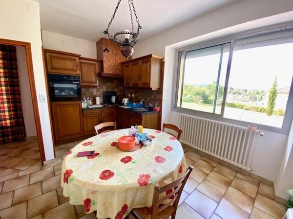 Auch, quartier prisé - Plain-pied de 155m2 - Jardin + dépendances