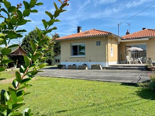 Auch, quartier prisé - Plain-pied de 155m2 - Jardin + dépendances
