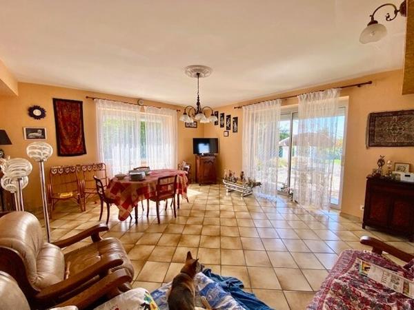 Auch, quartier prisé - Plain-pied de 155m2 - Jardin + dépendances