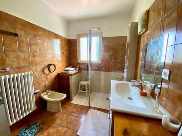 Auch, quartier prisé - Plain-pied de 155m2 - Jardin + dépendances